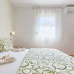 House Valnessa * Μεντουλίν