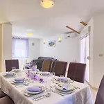 House Valnessa Σπίτι διακοπών