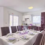 Σπίτι διακοπών House Valnessa