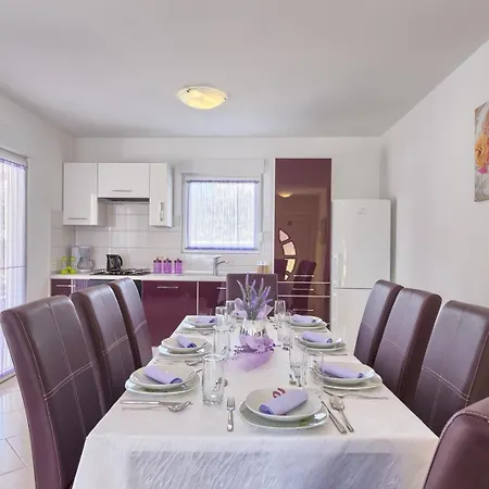 House Valnessa